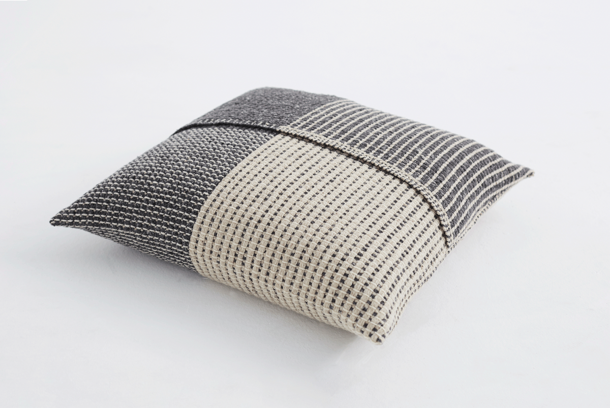 Teixidors Time Cushion Grey/Dark Grey - 24"x24"
