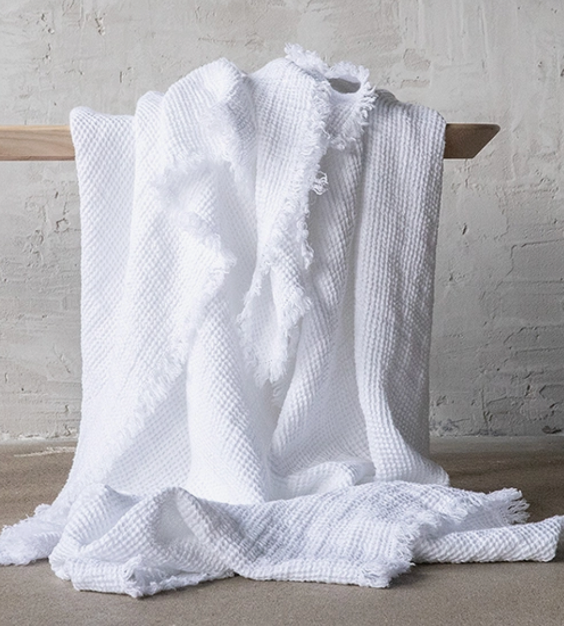 LinenMe Waffle Linen Throw - White (61" x 79")